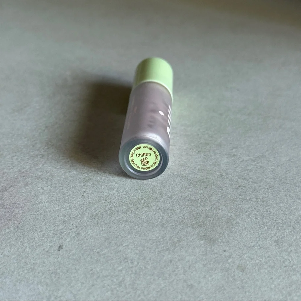 Pixi EyeLift Max Liquid Shadow in Chiffon – Shimmering Champagne